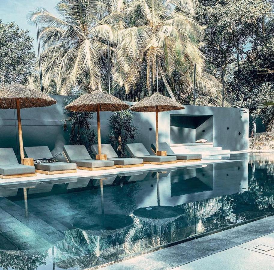 The Salty Pelican Yoga & Surf Retreat Диквела Екстериор снимка